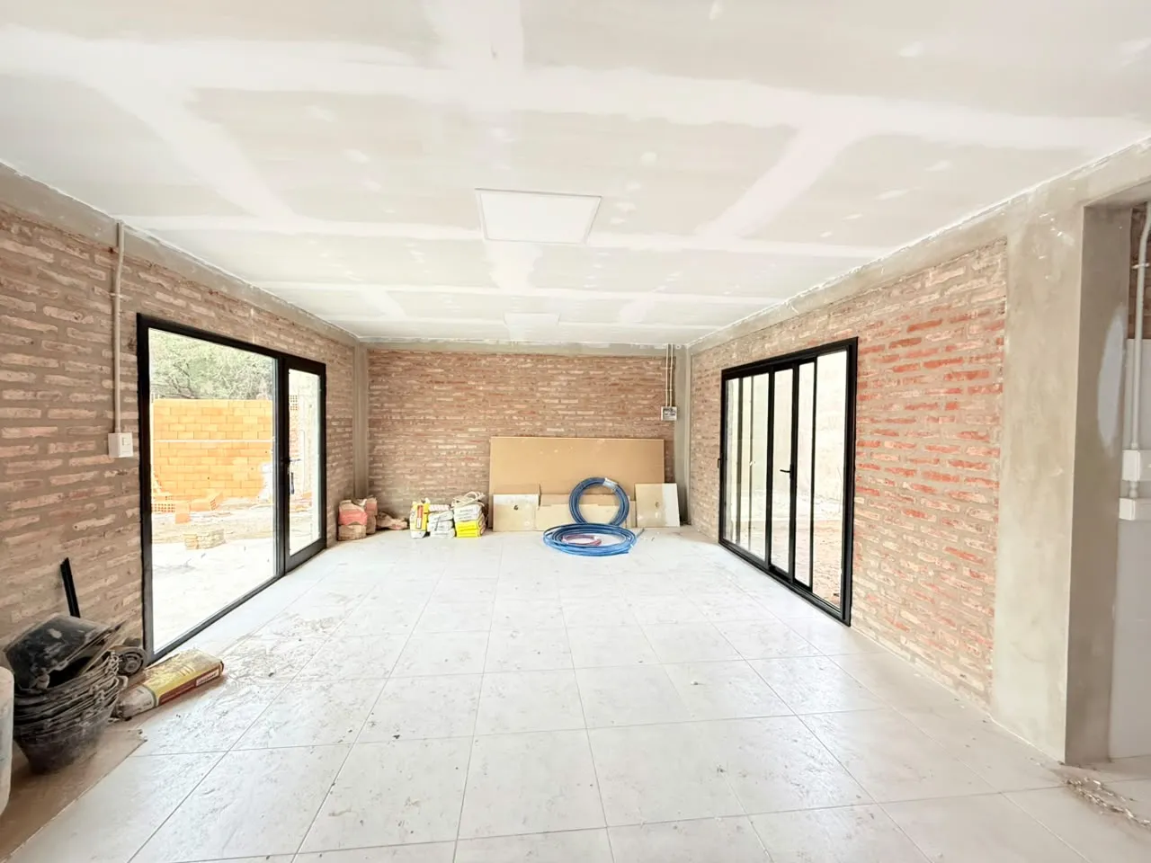 Persiana compacta incorporada a la abertura